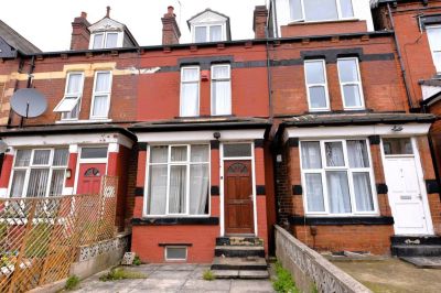 4 bedroom House in Brudenell Avenue, Leeds - Photo 1