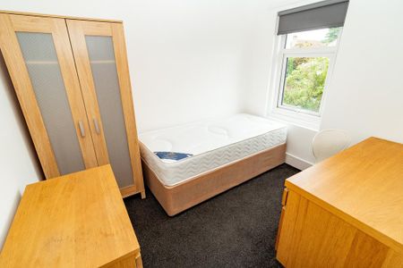 6 bedroom semi-detached house to rent - Photo 4