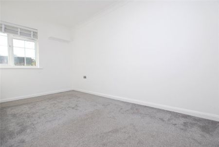 3 bedroom end of terrace house to rent - Photo 3