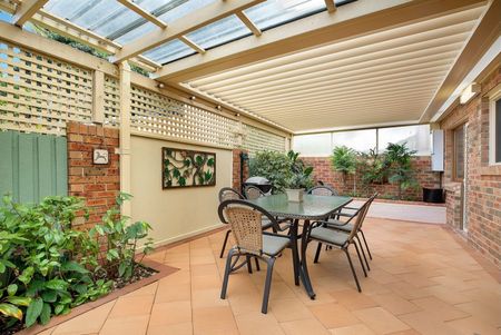 Perfect Boutique Townhouse in Prestige Location - Photo 5