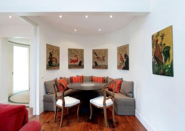 Attic-Spagna: 250mq. Duplex Penthouse located in 15th century Historical Building. Large double living room with fireplace, study, 3 bedrooms, 3 baths, spectauclar entertaining room with 360° views of antique Rome, rooftops and Cupoa’s. Ref #120