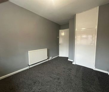 Semi-detached house to rent on - Photo 5
