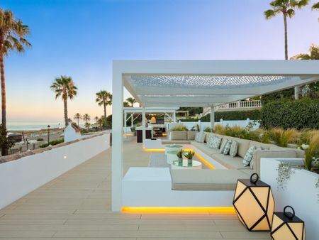 5 bedroom luxury Villa for rent in Lomas de Marbella club, Marbella, Malaga, Andalusia - Photo 3