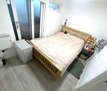 Rear Studio, Haydons Road, Wimbledon, London, SW19 - Photo 1