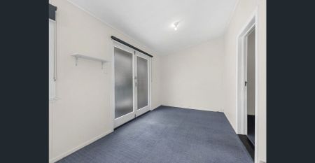 FANTASTIC WOOLOOWIN LOCATION - Photo 5