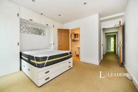 4 bedroom house to rent London Road, Patcham, Brighton, East Sussex, BN1 - Photo 5