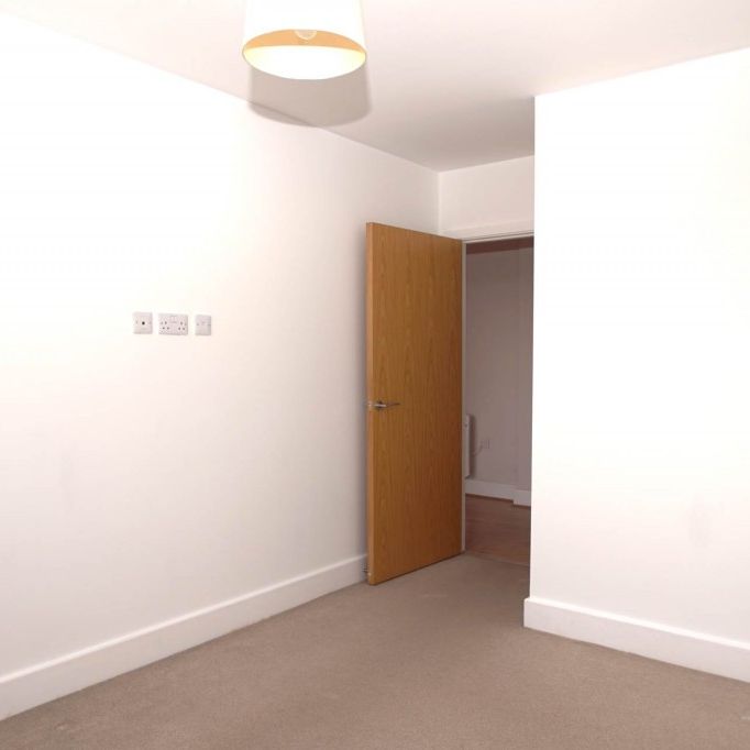 2 bed Apartment for rent - Photo 1