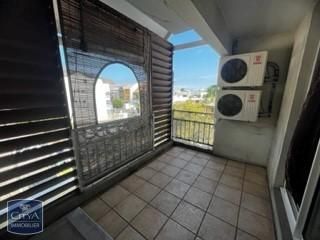 Location Appartement 3 pièces 77m² ST DENIS 97400 - Photo 2