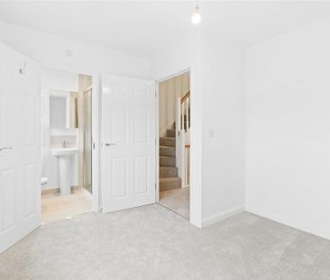 4 bedroom terraced house to rent - Photo 4