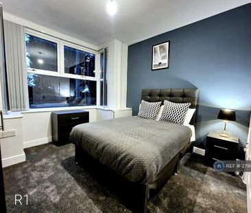 1 bedroom in a house share to rent - Photo 3