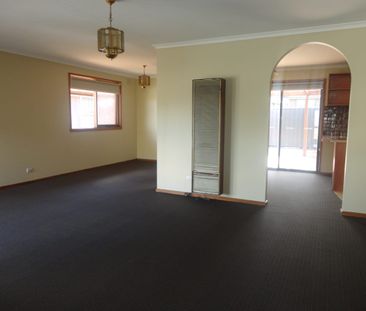 5 Manks Court, Dandenong North, Vic 3175 - Photo 2