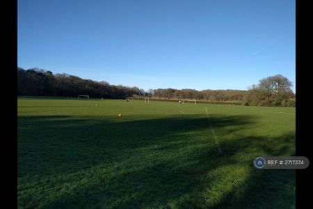 3 bedroom detached house to rent - Photo 5