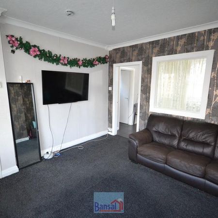 2 bedroom semi-detached house to rent - Photo 4