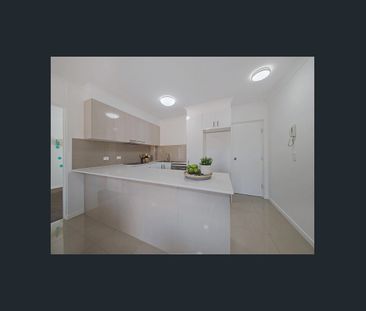 Super Modern - Super Convenient Location - Photo 3