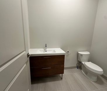 For Lease - 837 King Street Unit# 204, Hamilton, Ontario - Photo 3