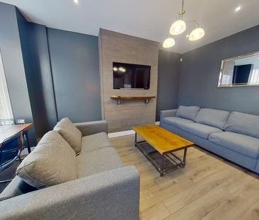 4 bedroom terraced house to rent - Photo 1
