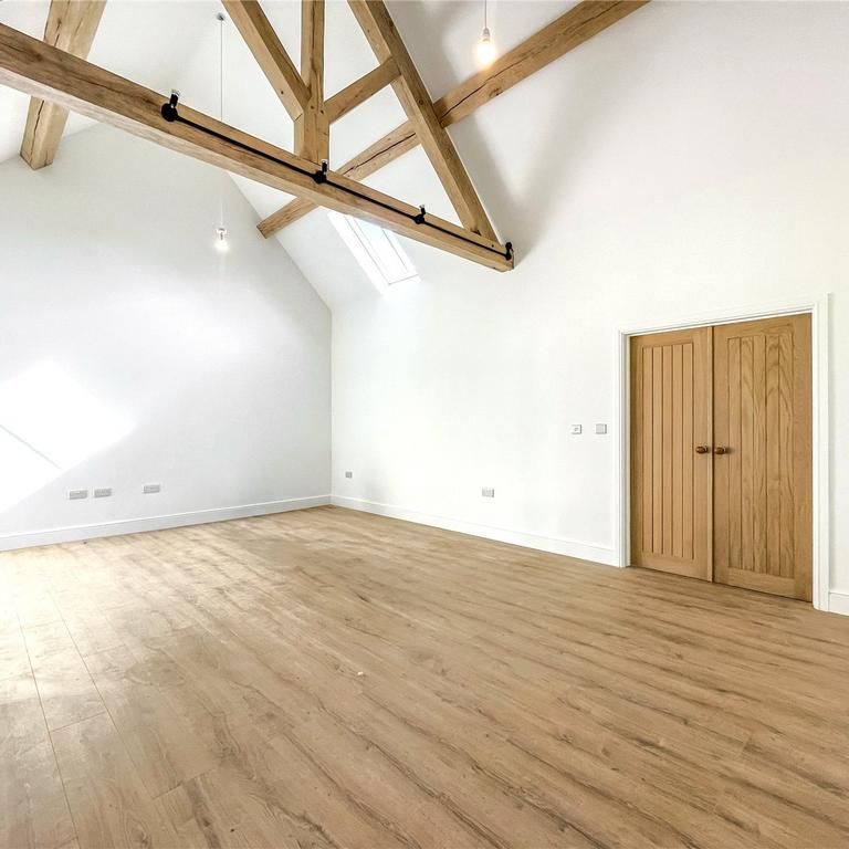 3 bedroom barn conversion to rent - Photo 1