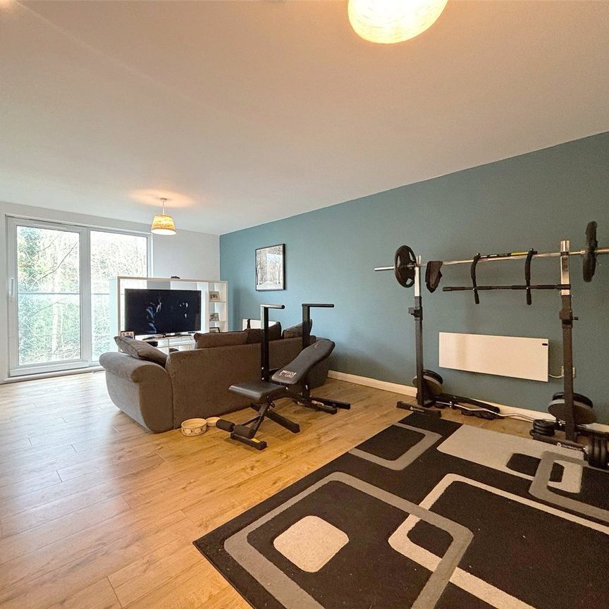 Farnborough Road, Farnborough, Hampshire, GU14 - Photo 1