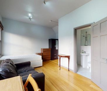 Studio to rent - Photo 1