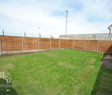 2 bedroom flat to rent - Photo 2