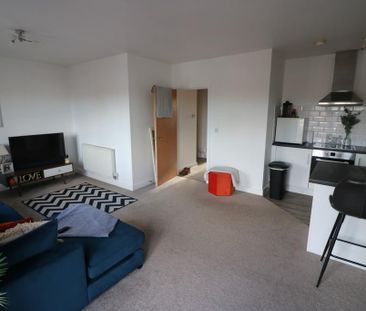 2 bedroom apartment to rent - Photo 4