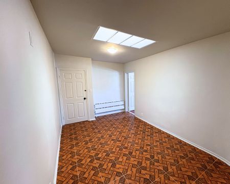 For Lease - 2005 Dufferin Street Unit# 2, Toronto, Ontario - Photo 3