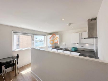 2 bedroom flat to rent - Photo 4