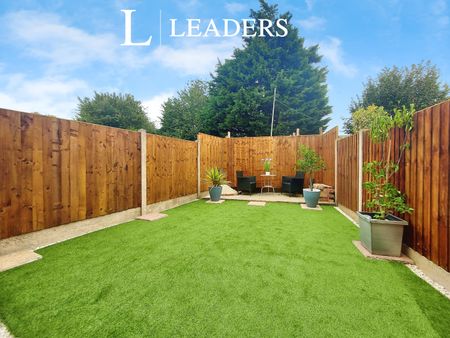 4 bedroom house to rent Hedingham Road, RM8 - Photo 3