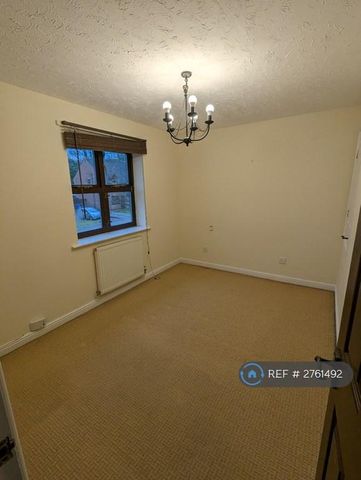 2 bedroom semi-detached house to rent - Photo 2