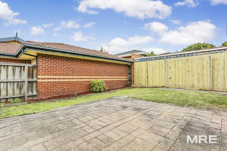 2/30 Highclere Avenue, Mount Waverley - Photo 2