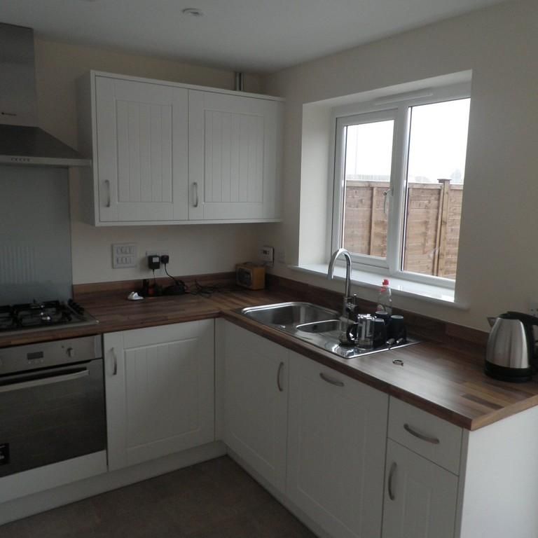 3 bedroom terraced house to rent - Photo 1