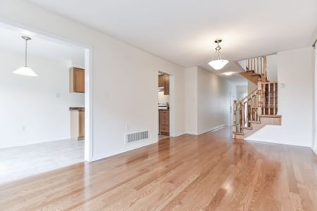 For Lease - 211 Weldon Road, Whitchurch-Stouffville, Ontario - Photo 5