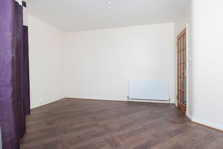 91T - Craigmillar Castle Avenue, Edinburgh, EH16 4DL - Photo 3