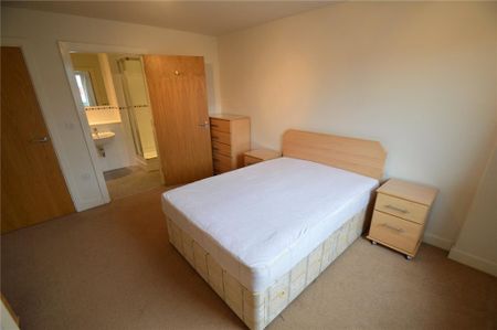 2 bedroom flat to rent - Photo 4