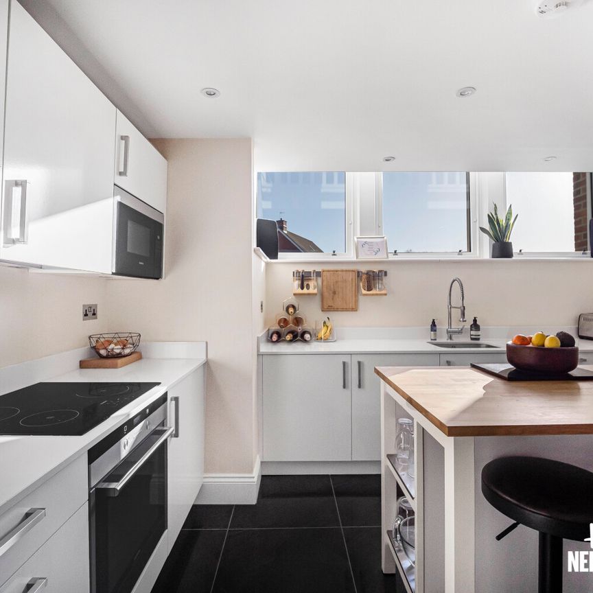 Pearse House, Birchwood Mews - Photo 1