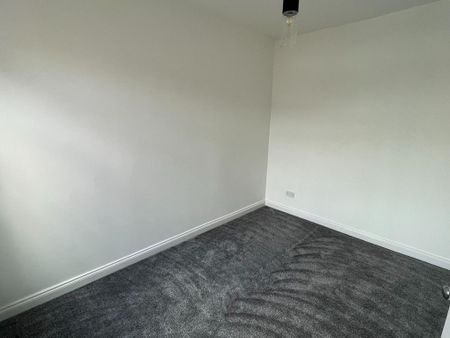 2 bedroom end of terrace house to rent - Photo 3