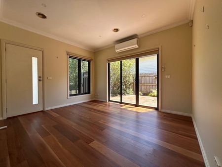 1/6 Bedford Street, Reservoir VIC 3073 - Photo 4