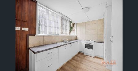 A Hidden Gem in the Heart of Werribee - Walk to the Station - Photo 4