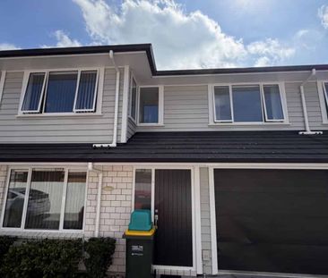 Modern 3-Bed, 2-Bath Luxury Living in Desirable Location - Photo 2