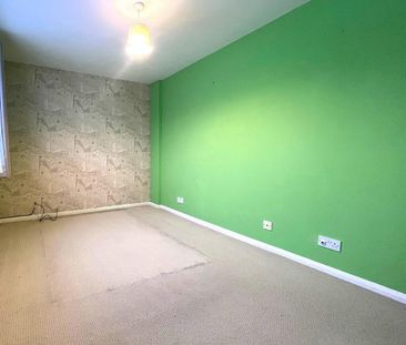 4 bedroom semi-detached house to rent - Photo 6