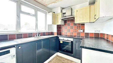 5 bedroom house to rent Brendon Avenue, Luton, Bedfordshire, LU2 - Photo 5