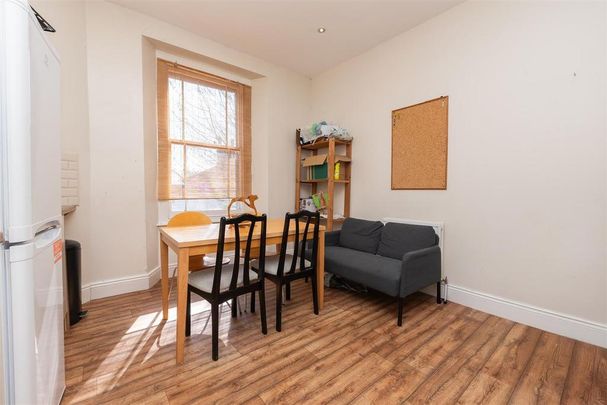 3 bedroom flat to rent - Photo 1