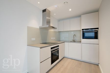1 Bedroom Apartment, Fouberts Place, Soho, W1F - Photo 5