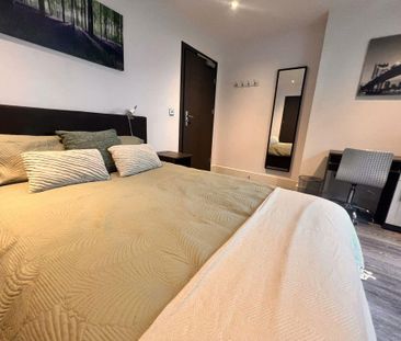 1 bedroom in a house share to rent - Photo 2