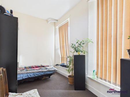 3 bedroom apartment to rent - Photo 3