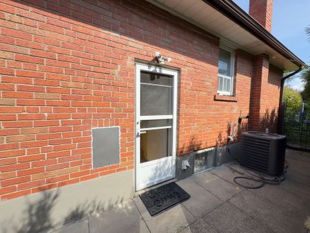 For Lease - 4 Fondy Court, Toronto, Ontario - Photo 5