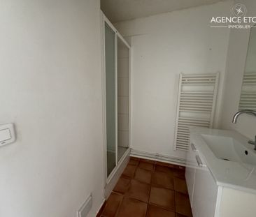 Appartement 3 pièces 57m2 MARSEILLE 8EME 950 euros - Photo 2