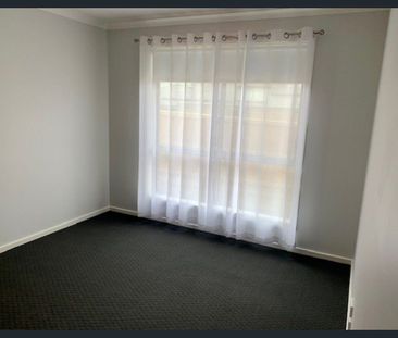 34 McLachlan Street, Bacchus Marsh, Vic 3340 - Photo 5