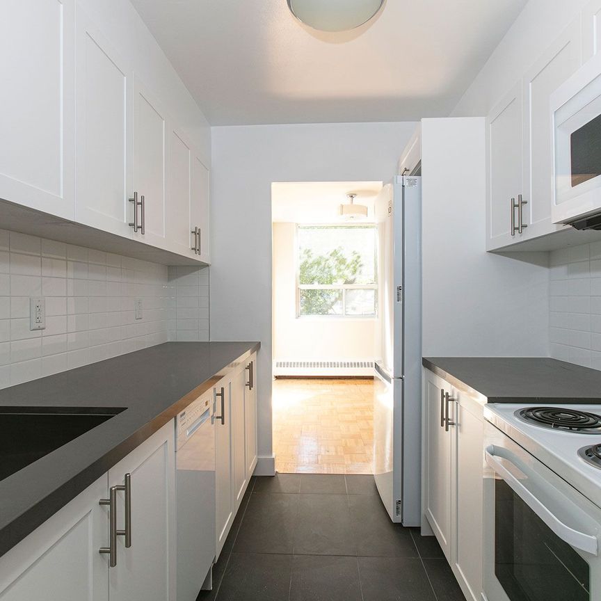 For Lease - 490 Eglinton Avenue Unit# 503, Toronto, Ontario - Photo 1