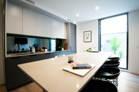 Melbourne | 6 Bed Apartment Upper for Students - Photo 5